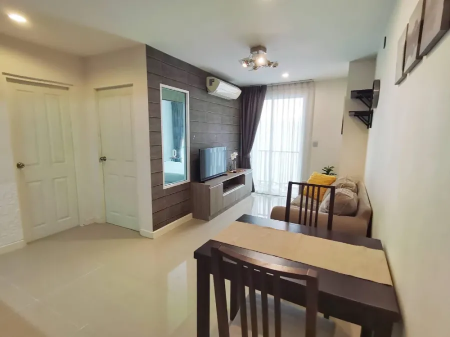 For rent: The Series Udomsuk 29, a comfortable and fully furnished apartment. Book now!