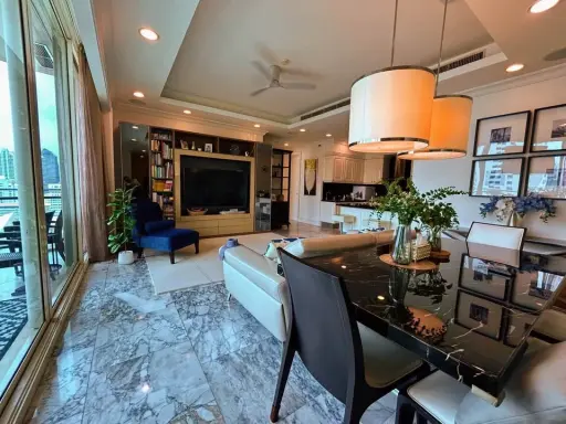 ขาย Royce Private Residences พื้นหินอ่อน หน้าต่างบานใหญ่จากพื้นจรดเพดาน และระเบียงส่วนตัวที่มองเห็นทิวทัศน์เส้นขอบฟ้าแบบพาโนรามา ต้องจอง images