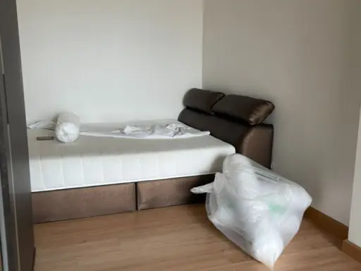 Supalai Loft Chaengwattana for sale, large, soft bed, comfortable sleep, very spacious room. If you don't reserve, you'll miss a lot.
