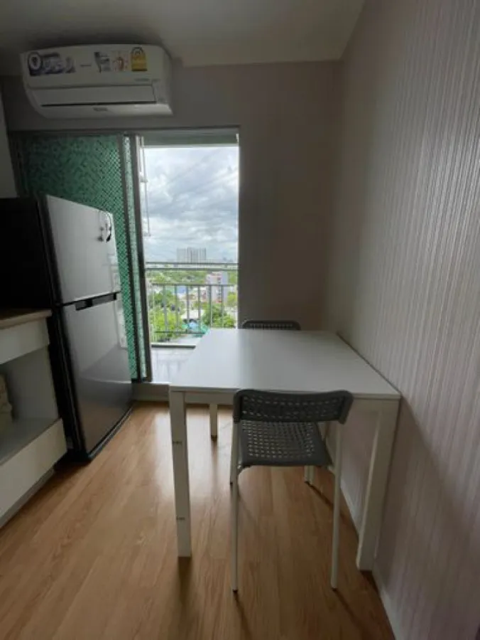 For rent, Lumpini Ville Prachachuen-Phongphet 2, good wallpaper. Separate the kitchen into proportions. Book now.