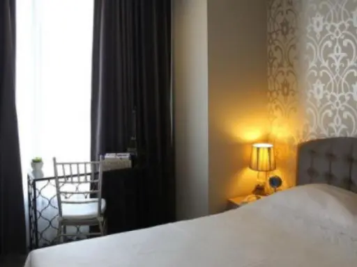For rent NYE BY SANSIRI, decorated in French style. The wall is very beautiful. Whoever likes this genre should not miss it. images