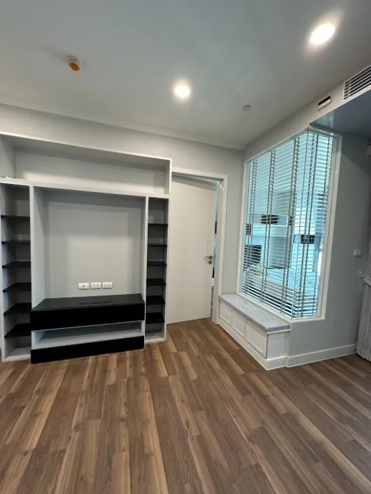For sale, for rent!! Condo The Room Sukhumvit 62, 17th floor, Building A, beautiful room, newly renovated. Fully furnished, ready to move in, reserve