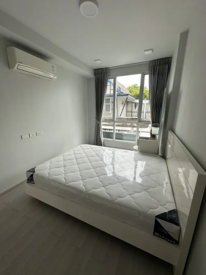 For rent: The Ville Express Ratchayothin, 2nd floor, room size 31.18 sq.m., fully furnished, move in now, don't wait.