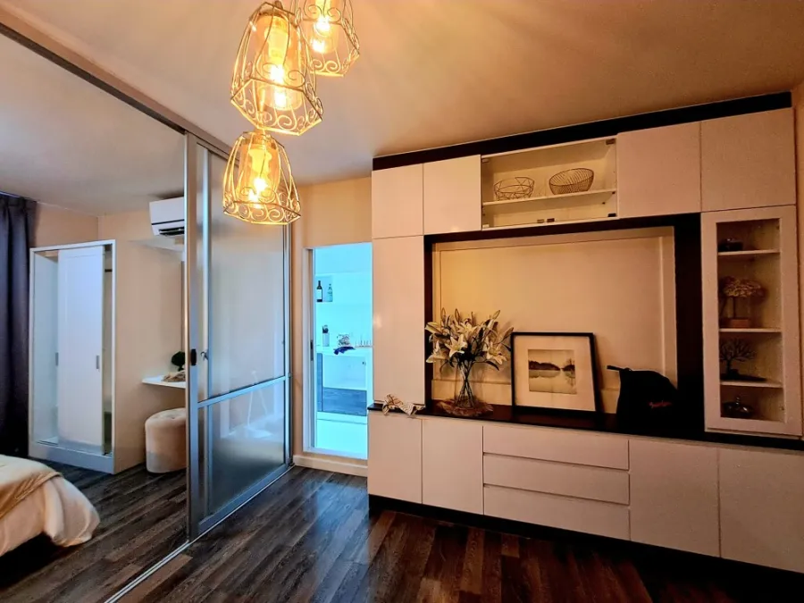 For rent, D Condo Sukhumvit 109, Buit-In furniture, the whole room, decorated in a bang, not booking is extremely missed.