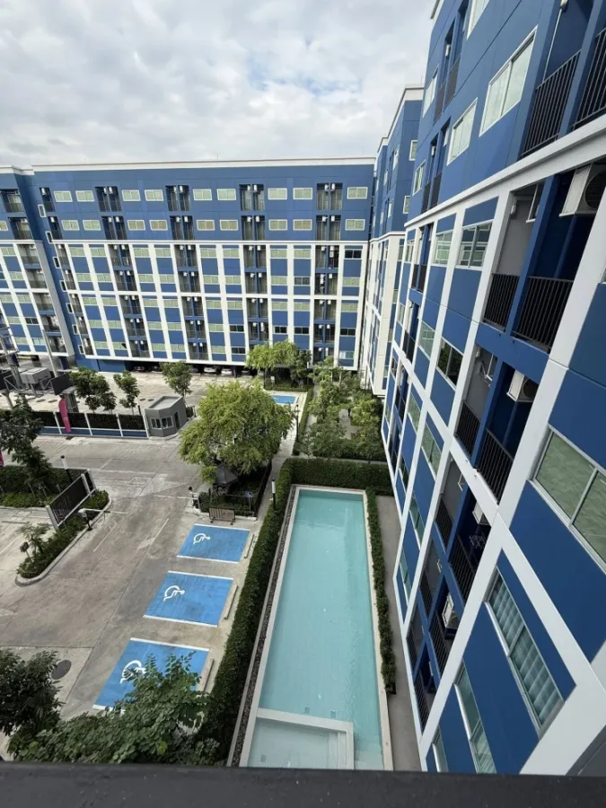 Plum Condo for rent, Chaengwattana, Don Mueang, Building B, swimming pool view, with furniture and appliances, reserve now.