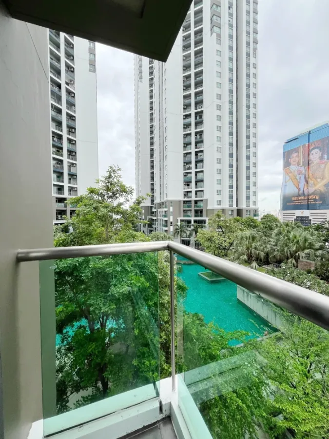 Belle Grand Rama 9 condo for sale. Ready to move in, fully furnished. Spacious room. Book now!