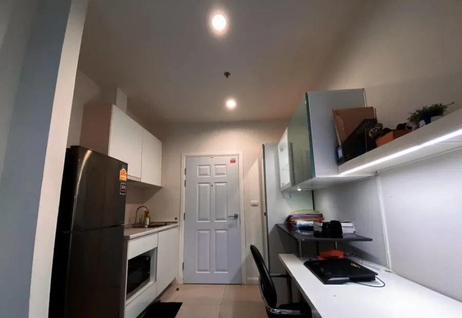 For rent, Manor Sanambinnam, Building D, 18th floor, has a very beautiful view of the Chao Phraya River. Full set of built-in furniture. Book now.