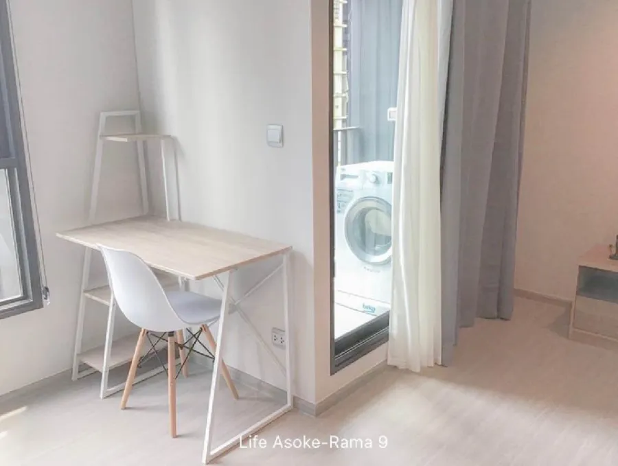 Condo for sale, Life Asoke-Rama 9, color tone, easy decoration, 11th floor, nice to live in, like this, you need to reserve now.