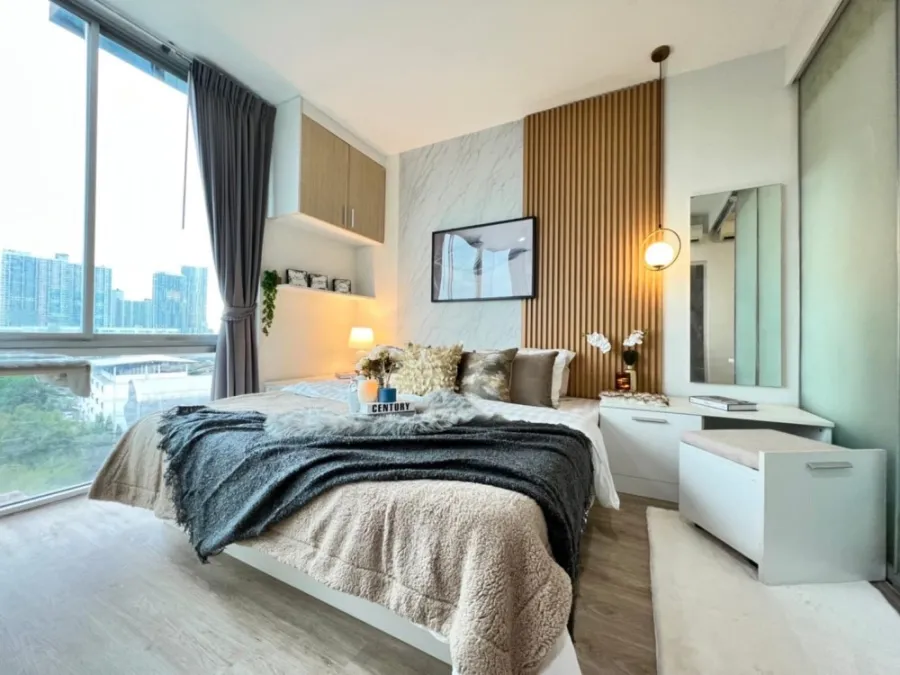 Condo for rent: The Iris Rama 9-Srinakarin. Decorated in a minimalist style, nice to live in, good price, reserve first, stay first.