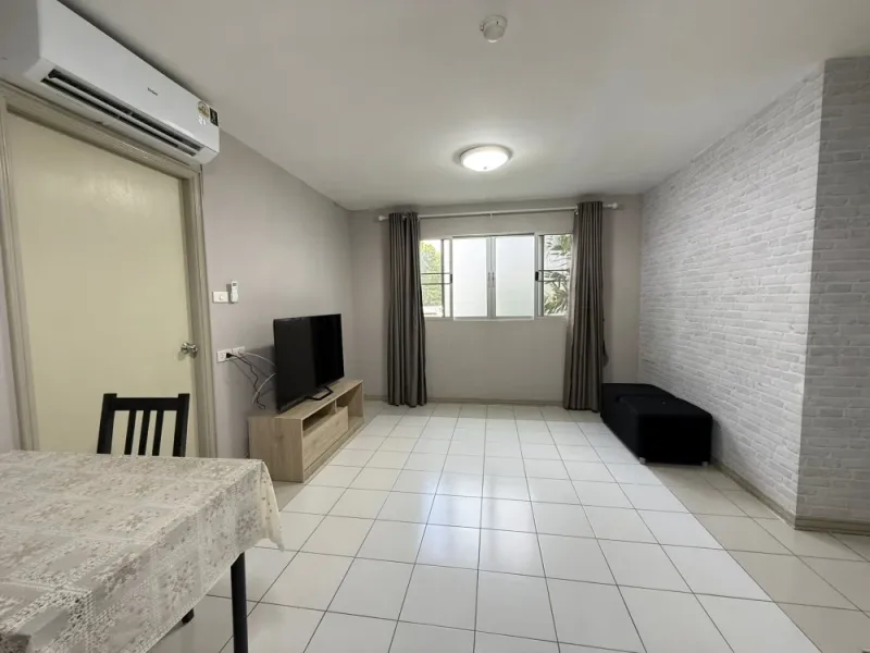 ให้เช่า Lumpini Center Sukhumvit 77 ห้องกว้างพื้นที่ใช้สอยเยอะ มาพร้อมเฟอร์ครบครัน หิ้วกระเป๋าเข้าอยู่ได้เลยจ้า