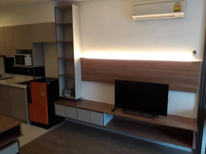 Condo for rent / sale, Trapezo Sukhumvit 16, beautiful room, fully furnished Central well Ready to own