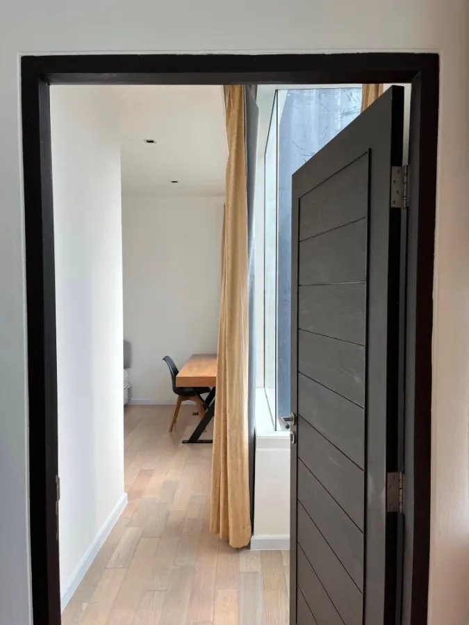 For rent, Eight Thonglor Residences, fully central, near the BTS, can't miss it, urgent