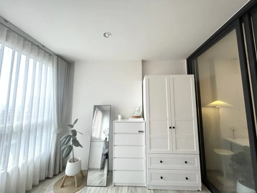 For sale, for rent, XT Huaikhwang, a nice room, complete with furniture and electrical appliances. If you don't reserve, you'll regret it later.