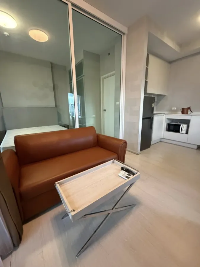 For rent: Chapter One Eco Ratchada-Huai Khwang, 1 bedroom, 1 bathroom, fully furnished. Just bring your suitcase and move in!