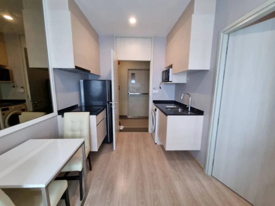 Condo for rent, Noble Revolve Ratchada, 31st floor, very beautiful room Built-in in the whole room Beautiful and good like this. Don't miss it.