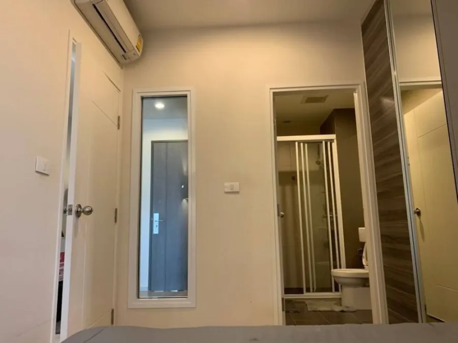 Condo for rent, Centric Huai Khwang Station, nice room, fully furnished, great price, if you don't book, you're seriously missing out.