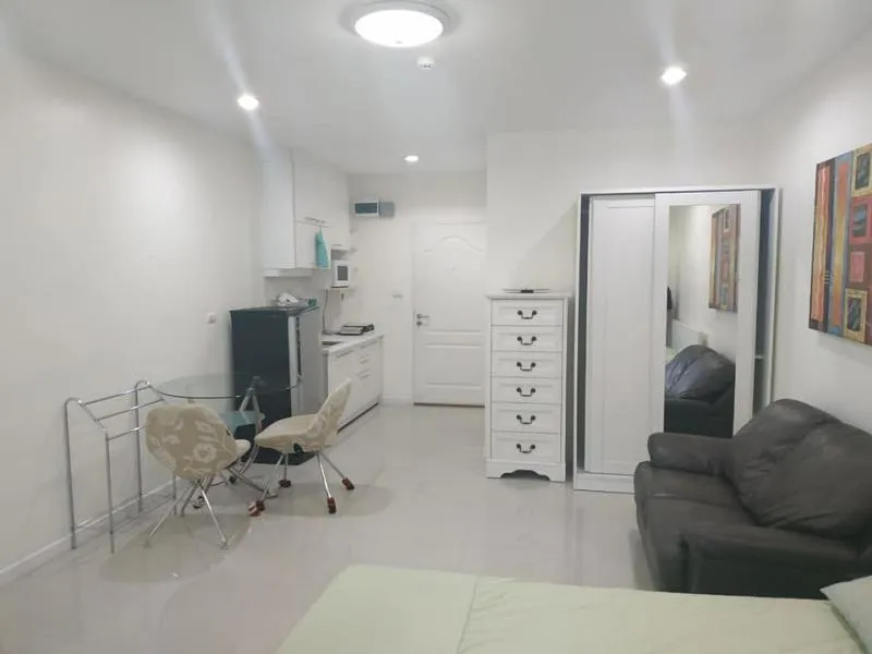 ให้เช่าด่วน!! คอนโด Sense Of London ห้องมุม 1 นอน 1 น้ำ เดินทางสะดวก เฟอร์ครบ พร้อมอยู่