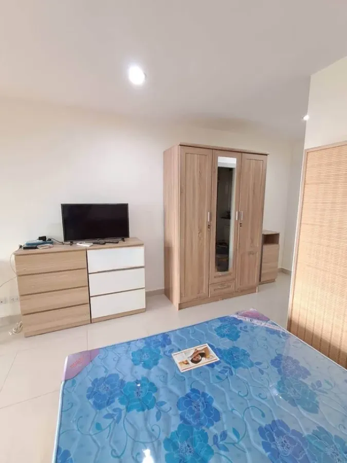 ให้เช่า Regent Home 19 ชั้น 7 ห้องมุม มีความเป็นส่วนตัวสุดๆ เฟอร์นิเจอร์ และ เครื่องใช้ไฟฟ้า ครบ ต้องจอง