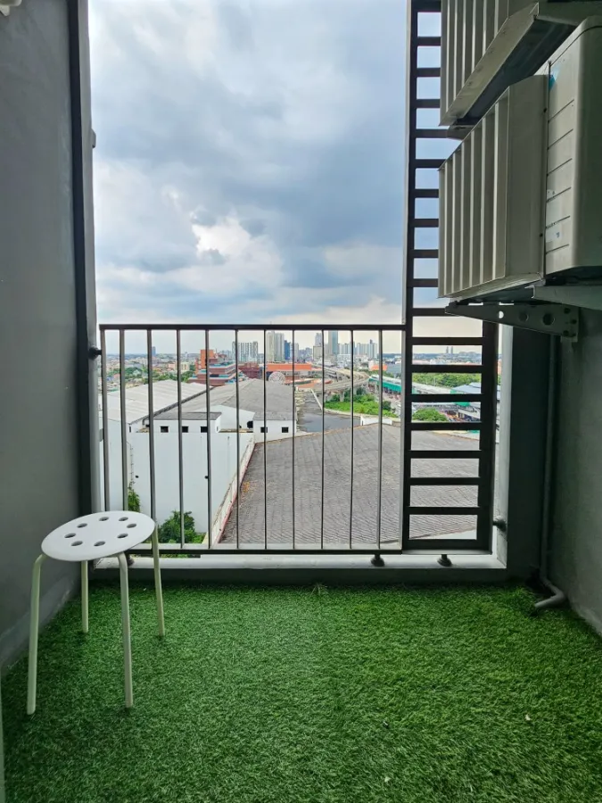 Condo for sale U-Delight Rattanathibet, high floor (16), comfortable, swimming pool view. It's good to buy for yourself. It's a great investment. Hurr