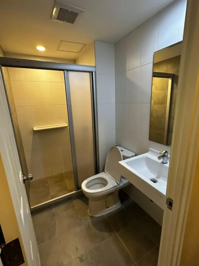 For sale, for rent, U Delight Residence Riverfront Rama 3, 17th floor, size 34 sq m., river view on Rama 9 Bridge side, cool breeze, ready to reserve