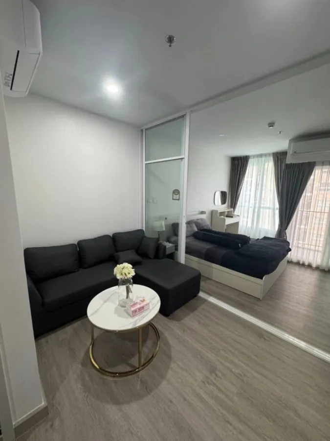 For rent: Supalai Loft, Phasi Charoen Station, 9th floor, pool view, fully furnished room, just bring your bags and move in. Reserve now!