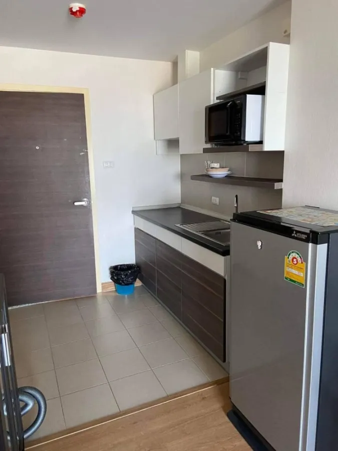 Supalai Marey Condo, 32nd floor, nice bedroom, affordable price. With a large TV. Series watchers shouldn't miss it.