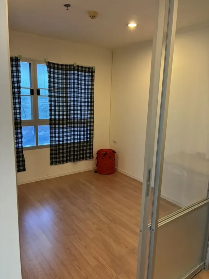For rent: Lumpini Ville Prachachuen-Pongpetch 2, 11th floor, spacious room, nice to live in, reserve now, urgent.