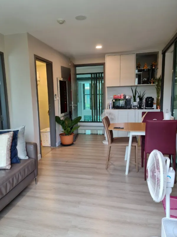 ให้เช่า คอนโด เมโทร ลักซ์ โรสโกลด์ พหลฯ-สุทธิสาร ห้องหัวมุม ตกแต่งใหม่ เฟอร์นิเจอร์ครบ