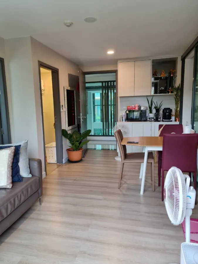 ให้เช่า คอนโด เมโทร ลักซ์ โรสโกลด์ พหลฯ-สุทธิสาร ห้องหัวมุม ตกแต่งใหม่ เฟอร์นิเจอร์ครบ