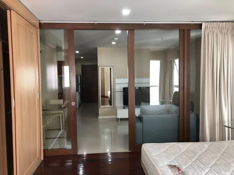 Urgent sale !! With tenants Condo Sukhumvit City Resort Sukhumvit 11 17th floor beautiful view near BTS Do not miss!