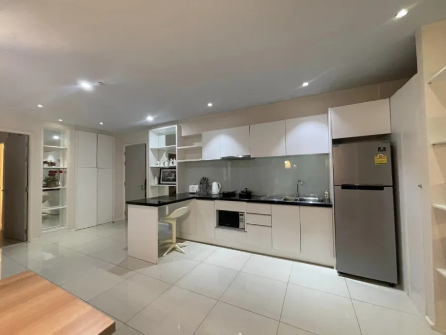 For rent: Atlantis Condo Resort Pattaya (Jomtien), 2 large bedrooms, swimming pool view, very chill, must be arranged.