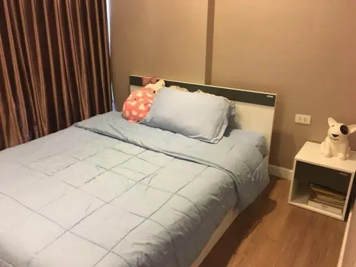 For rent: Hallmark Ngamwongwan, 8th floor, fully furnished room. Install wallpaper throughout the room. If you miss it, you'll regret it.