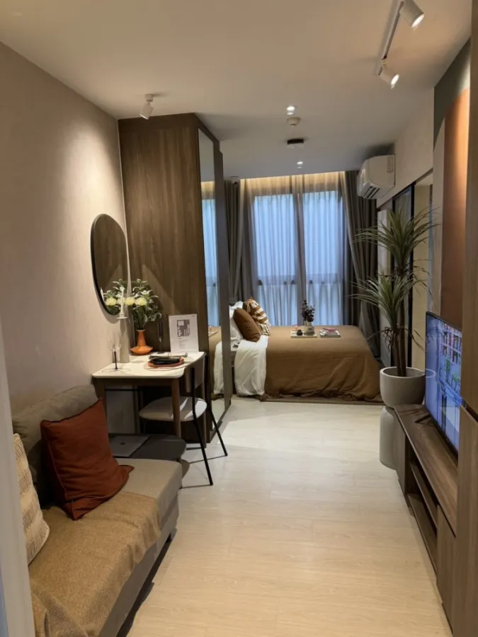 Selling down payment New Cross Khu Khot Station, Building F, 6th floor, good project, nice location. If interested, hurry to reserve it.