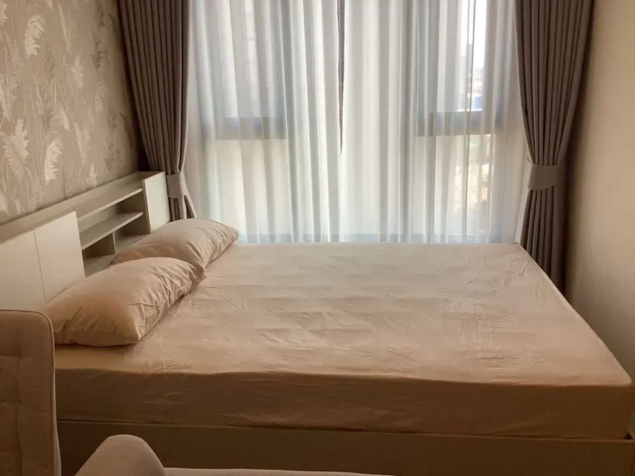 Condo for rent at Aspire Onnut Station. Nice room, high-quality wallpaper, amazing price. You won't want to miss this!