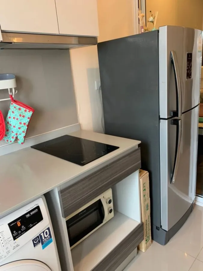 Condo for rent, Centric Huai Khwang Station, nice room, fully furnished, great price, if you don't book, you're seriously missing out.