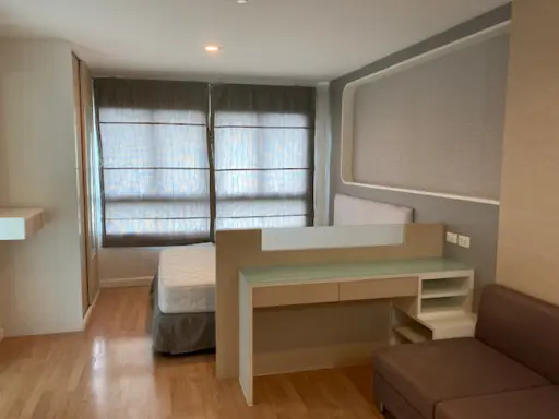 For rent!! Condo Lumpini Ville Ramkhamhaeng 26, beautiful room decorated with built-in furniture, ready to move in. Book now.