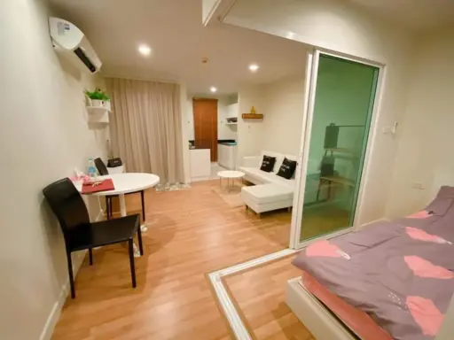 We Condo for sale, good location, near shopping areas, very ready, hurry