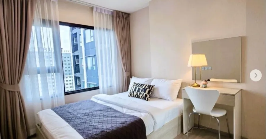 For rent: Aspire Erawan Prime, 27th floor, unobstructed view, fully furnished, very livable. Book now!