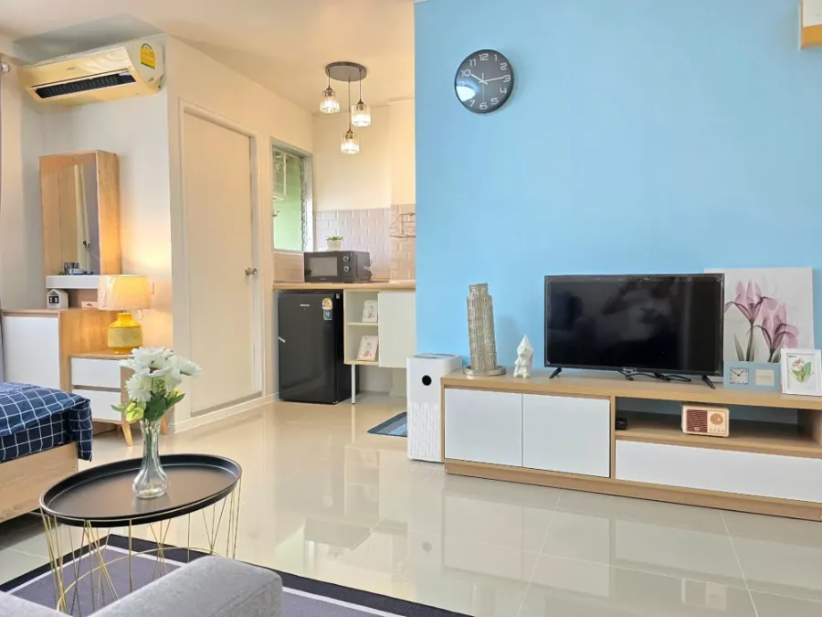 For rent: Lumpini Condo Town, Chonburi - Sukhumvit, 7th floor, corner room, beautiful room, fully furnished, very comfortable, book now, urgently.
