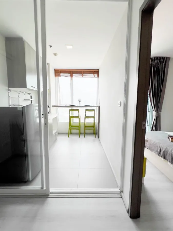Condo for sale, Greene Chaengwattana, clean room, comfortable to the eyes, comes with complete furniture, hurry up and reserve it now.