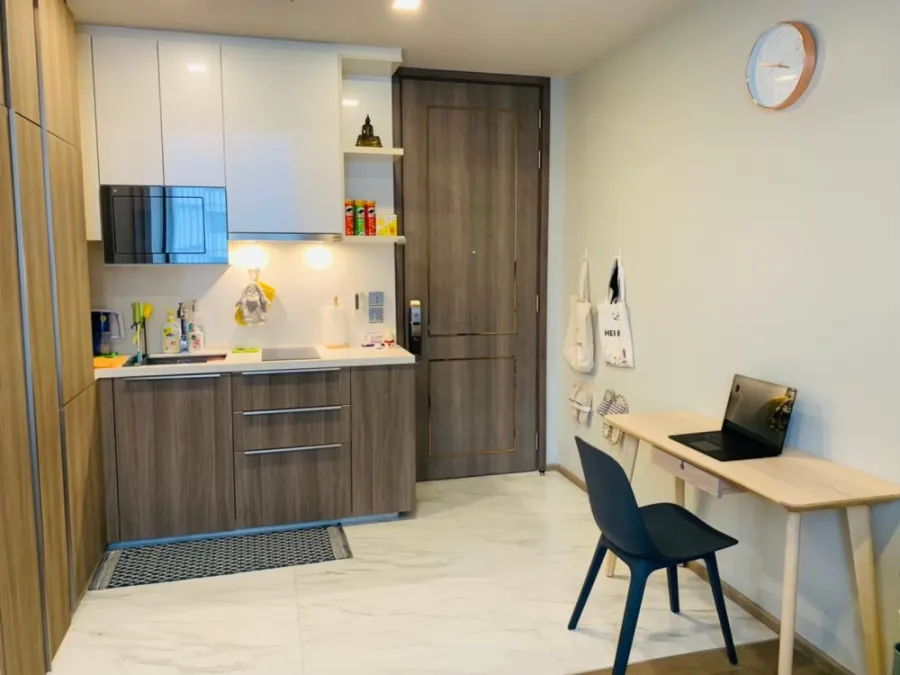 Urgent sale !! Condo Celes Asoke, near the train, good price as the capital. You have to hurry!