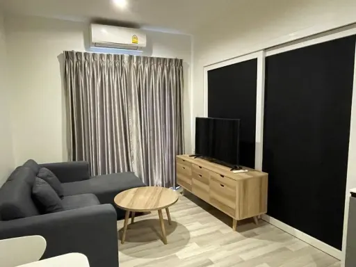 For rent: The key Sathorn-Charoenrat, 34th floor, very beautiful city view. The bed is soft and comfortable to sleep on. Hurry and reserve it.