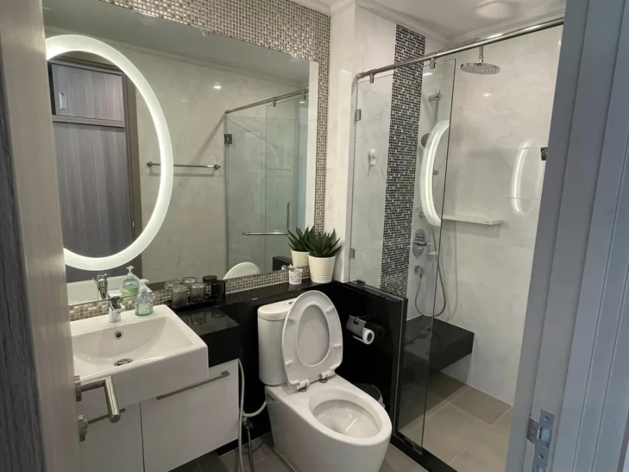 For rent, Supalai Oriental Sukhumvit 39, spacious room. Plenty of usable space, good price, let me tell you, don't miss it.