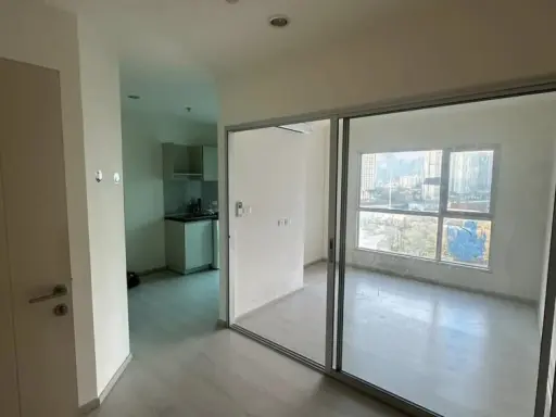 ขาย Aspire Sathorn-Taksin (Timber Zone) ห้องเปล่า สะอาดโปร่งโล่ง สภาพดีมาก แถมเครื่องซักผ้าให้ด้วย ห้ามพลาด