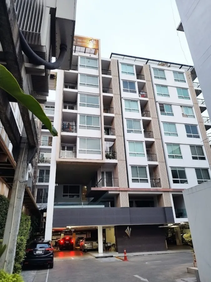 For rent: Tree Condo Sukhumvit 52, very large, separated into sections, fully furnished, don't wait, hurry and book now.
