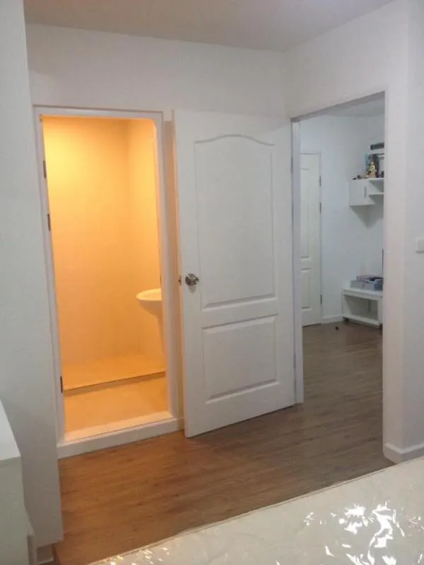 Selling Icon Do Ngamwongwan, 2 floors, 5 large rooms, 2 bedrooms, 2 bathrooms, fully furnished. Ready to move in