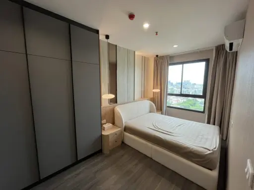 For rent: Ideo Sukhumvit - Rama 4, a nice room with built-in walls and awesome furniture. With something this good, what are you waiting for?