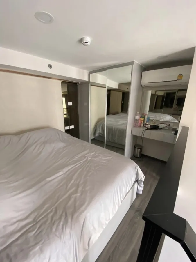 Selling condo rental, Night Bridge, Space, Ratchayothin, Double Space, a high view of the city.