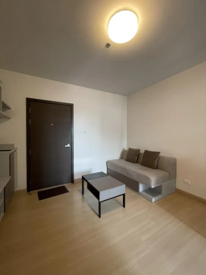 For rent: Supalai City Resort Rama 8, 8th floor, Building A, open view outside, cool breeze, lots of usable space, book now.