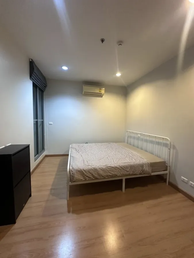 For rent: The Address Siam, 8th floor, large 2-bedroom, 2-bathroom unit with locked parking space. Don't miss out!